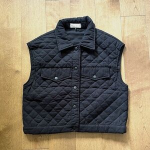 *NEW - Black quilted sleeveless vest (Size M)